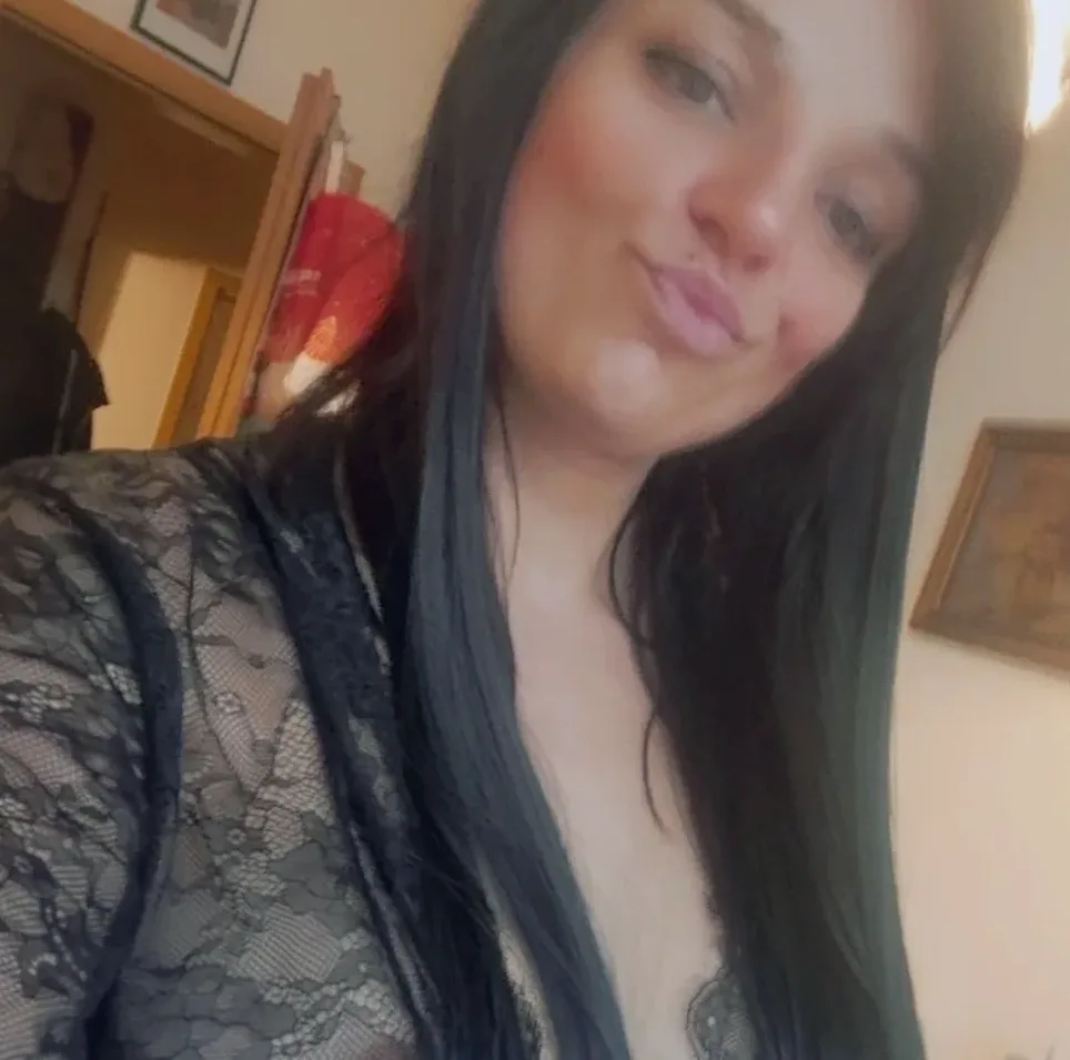 Nikolina, 36