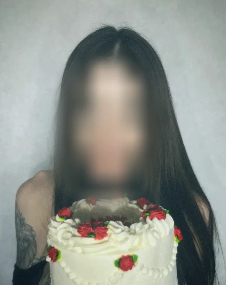 Yvonne, 30